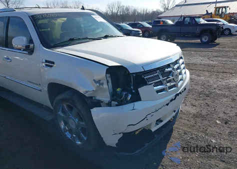 2009 Cadillac Escalade Standard z USA, uszkodzony, nr VIN 1GYFK23269R138898